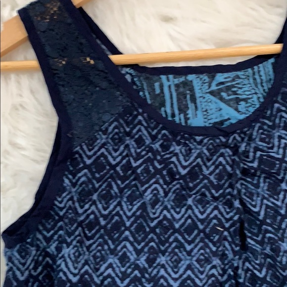 Zoe & Rose Band of Gypsies -  crochet-trimmed open back tribal design tank - Picture 8 of 9